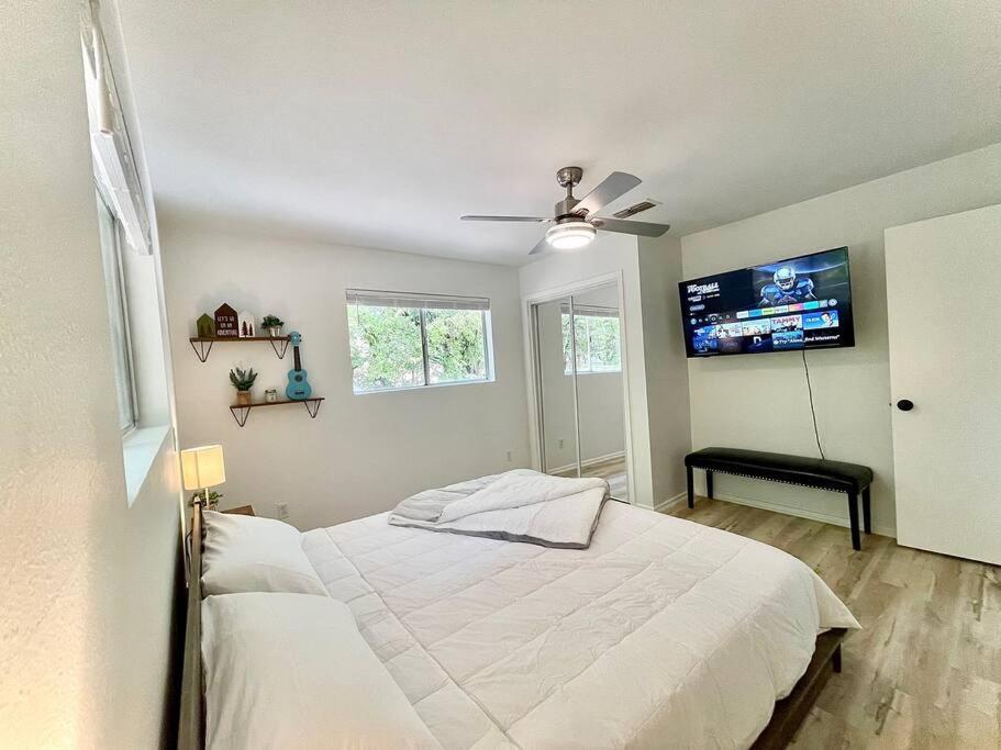Canyon Lake River House Retreat-Location With Hot Tub 외부 사진